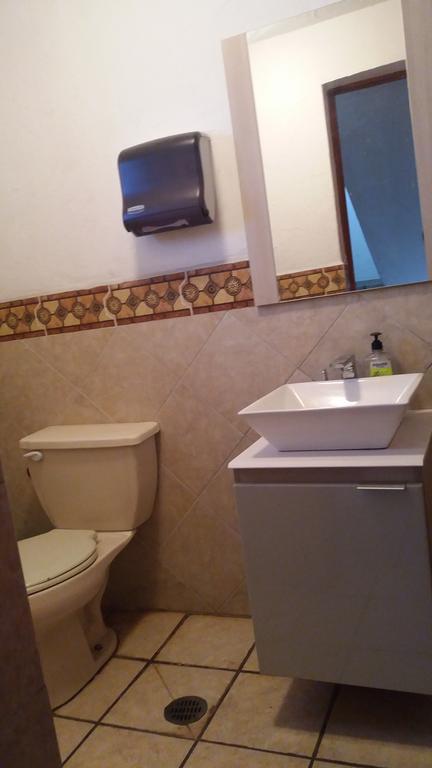 تولوكا Hostal Avante المظهر الخارجي الصورة