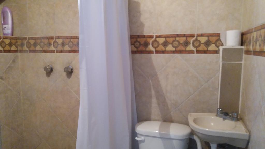 تولوكا Hostal Avante المظهر الخارجي الصورة