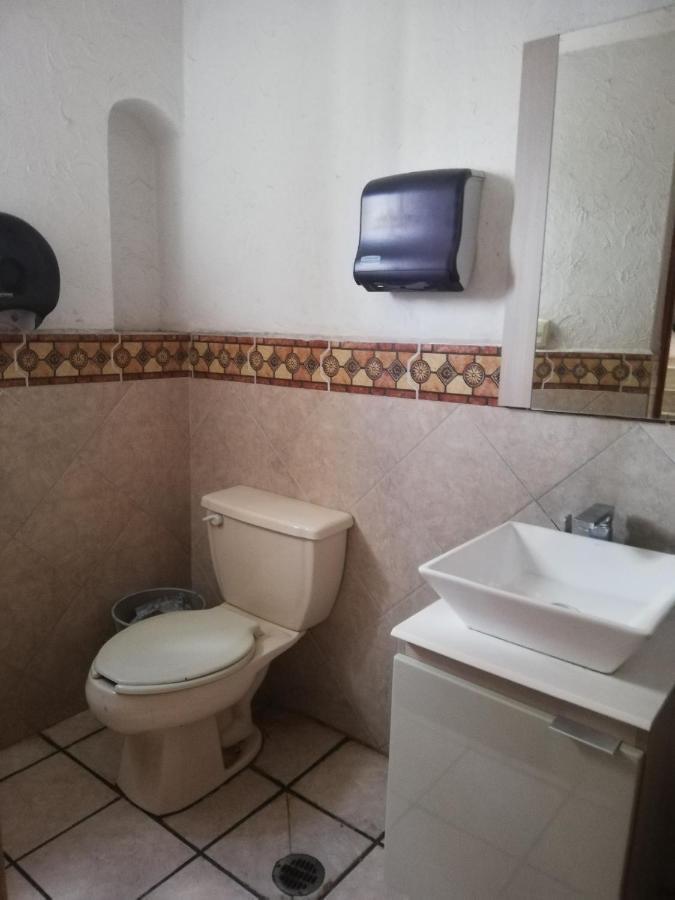 تولوكا Hostal Avante المظهر الخارجي الصورة